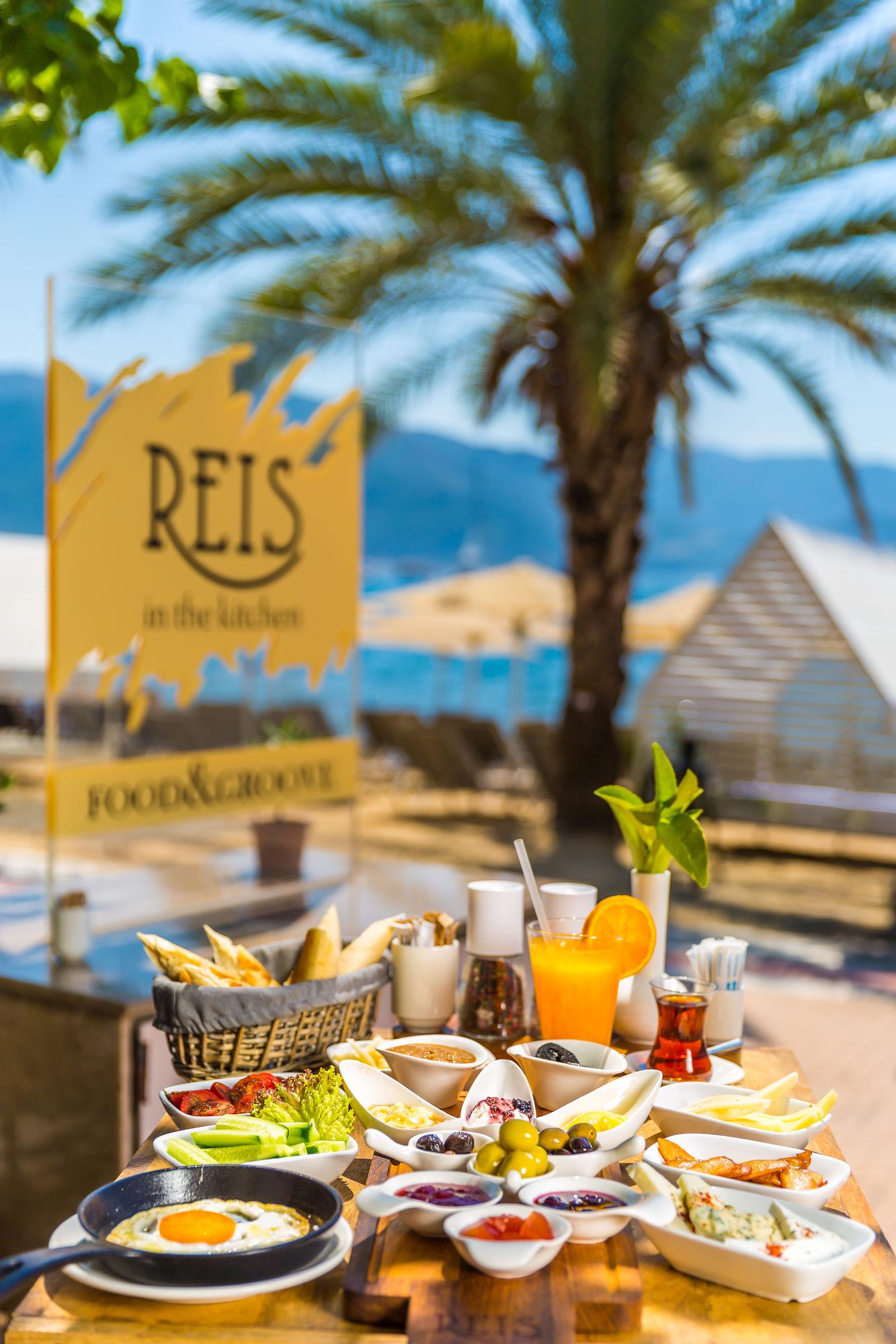 Reis Beach Hotel Мармарис Екстериор снимка