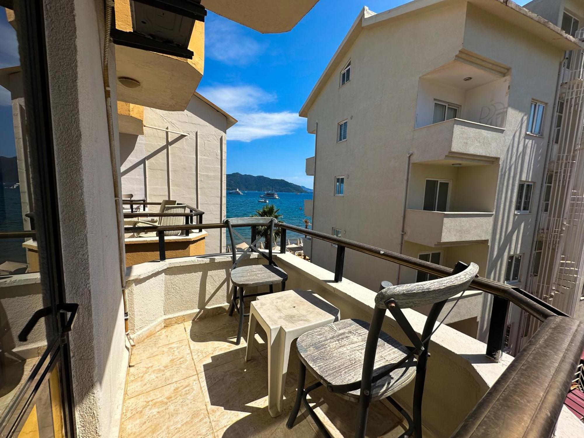Reis Beach Hotel Мармарис Екстериор снимка