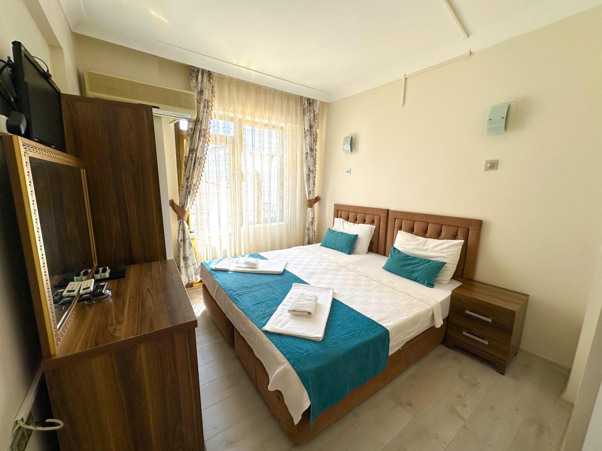 Reis Beach Hotel Мармарис Екстериор снимка