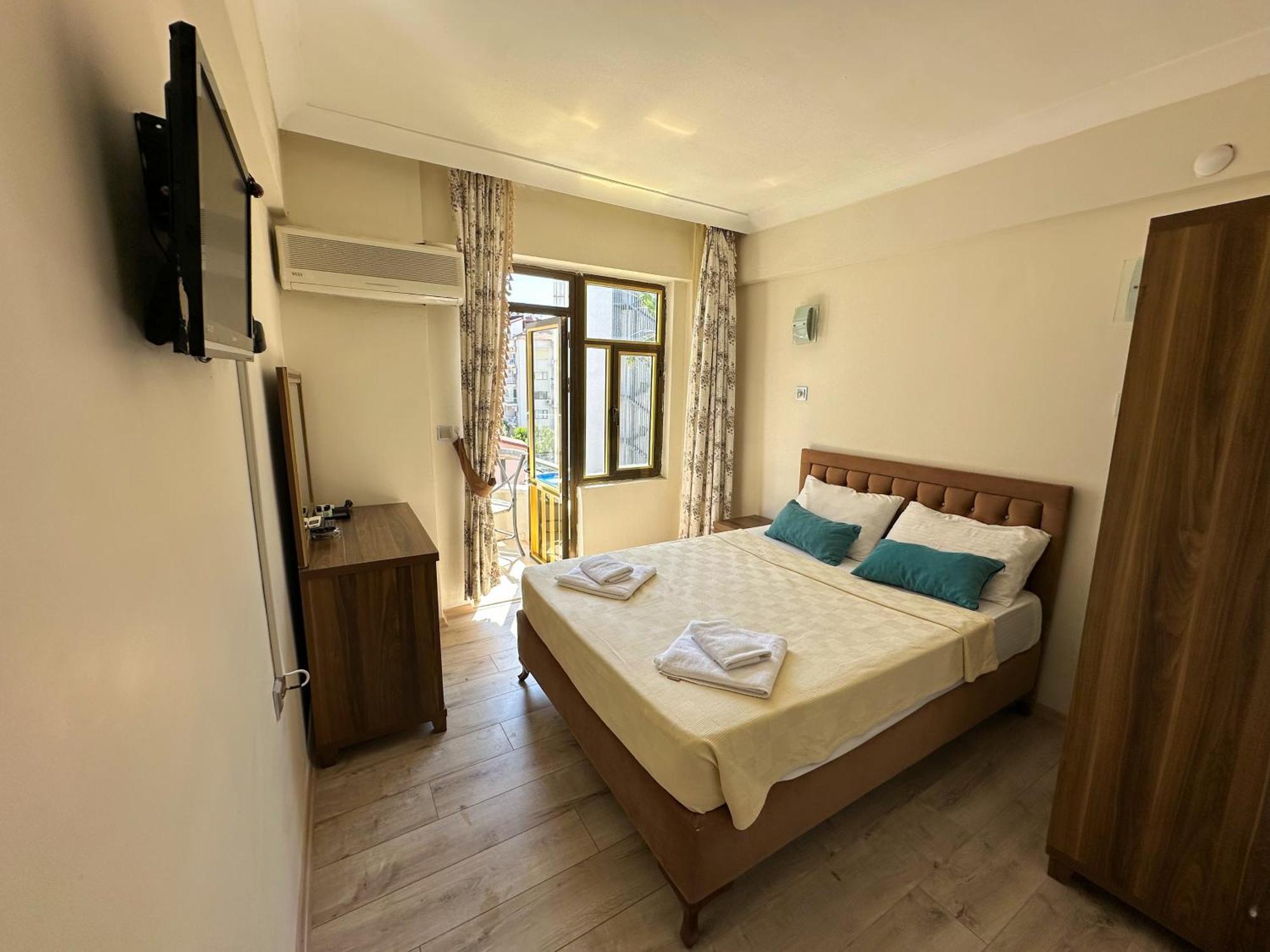 Reis Beach Hotel Мармарис Екстериор снимка