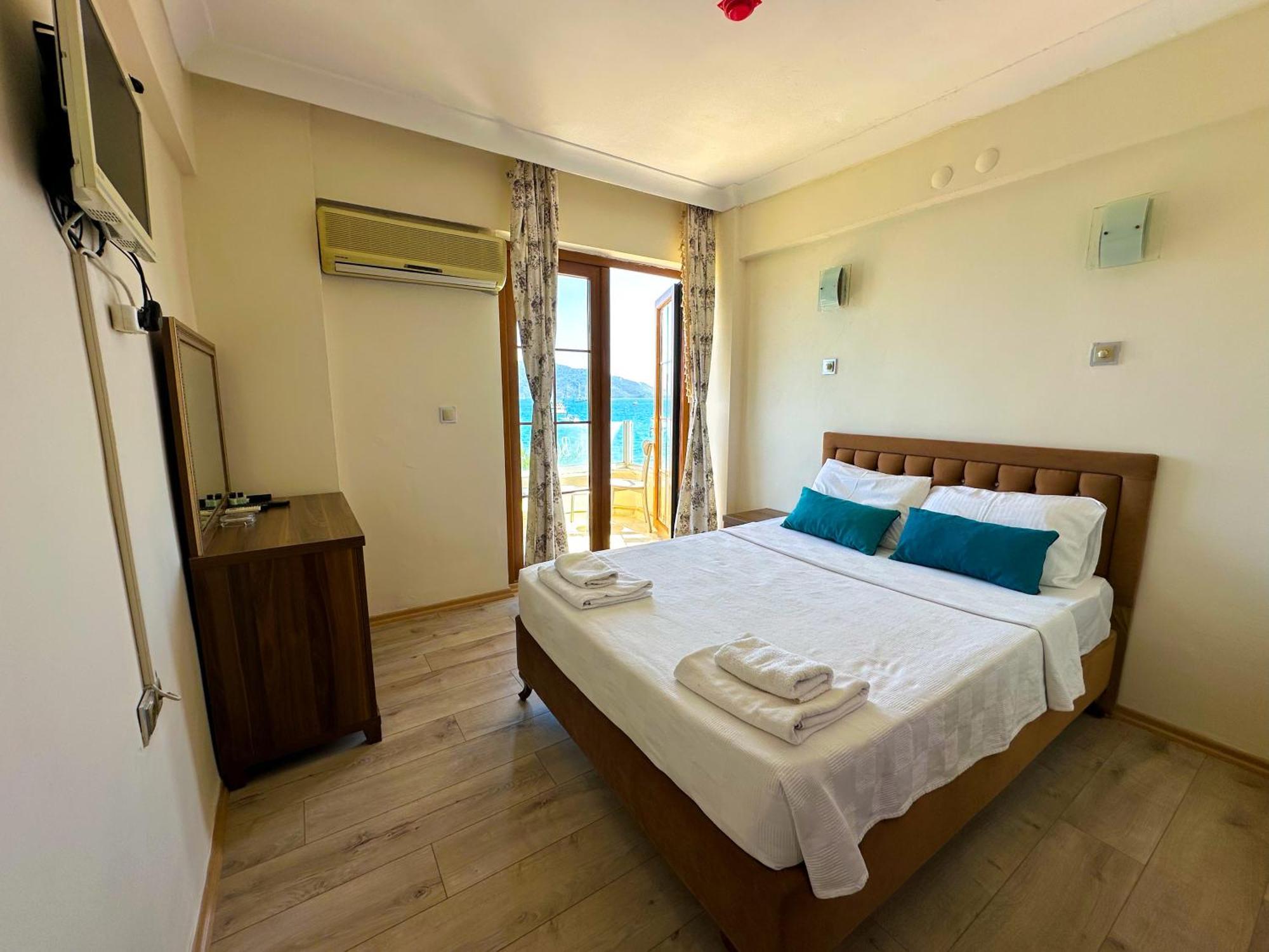 Reis Beach Hotel Мармарис Екстериор снимка