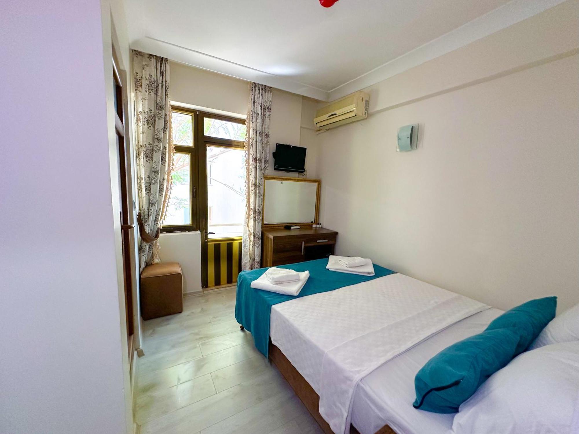 Reis Beach Hotel Мармарис Екстериор снимка