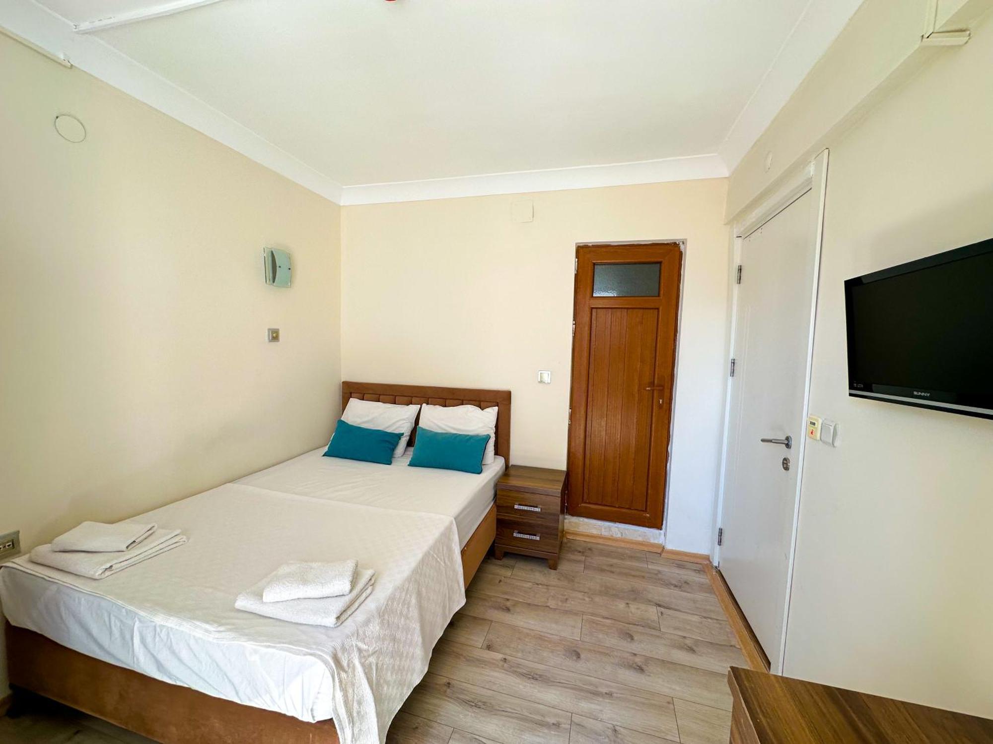 Reis Beach Hotel Мармарис Екстериор снимка